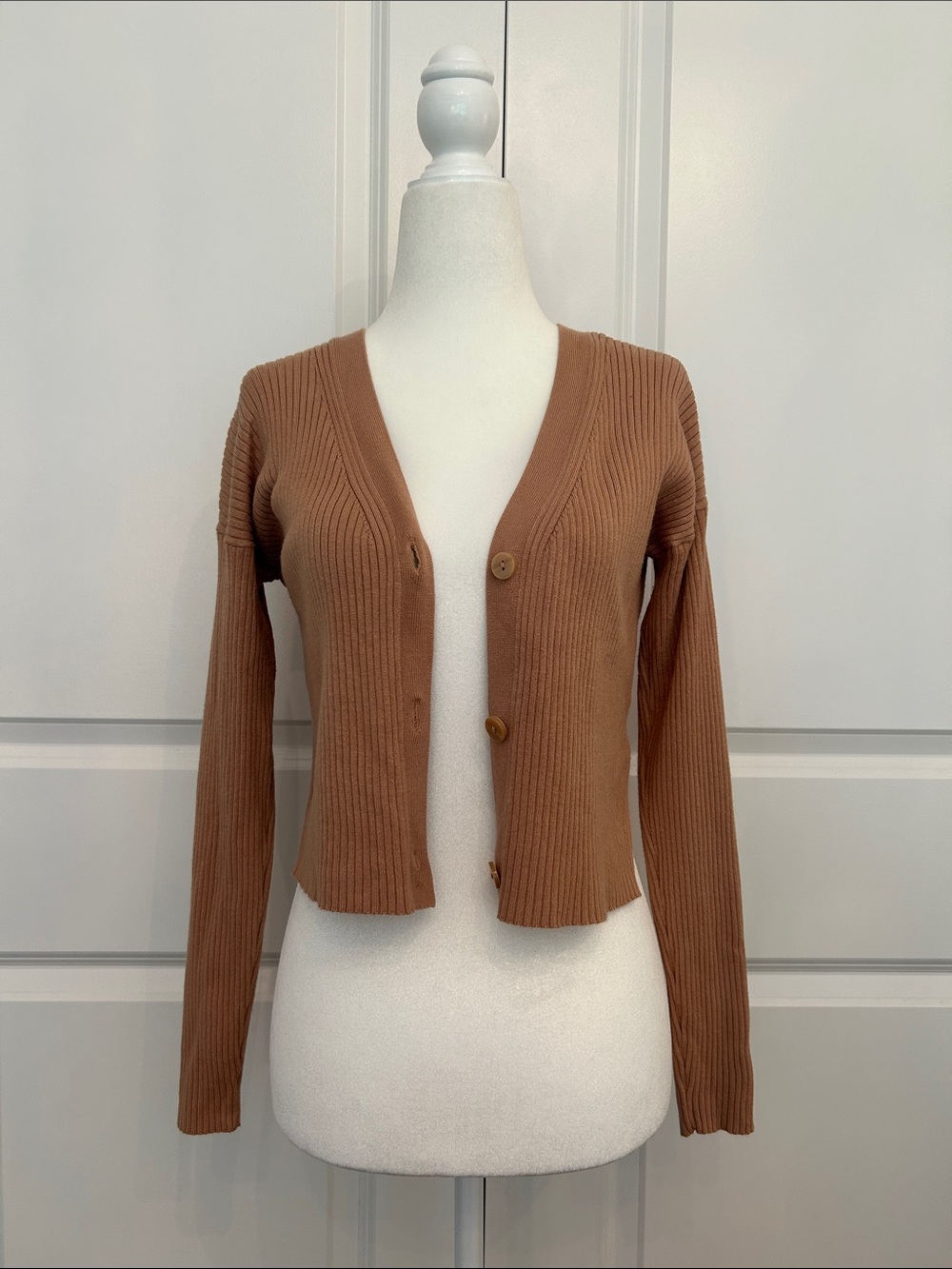 Abercrombie & Fitch Cropped Ribbed V-Neck Cardigan - Camel Brown